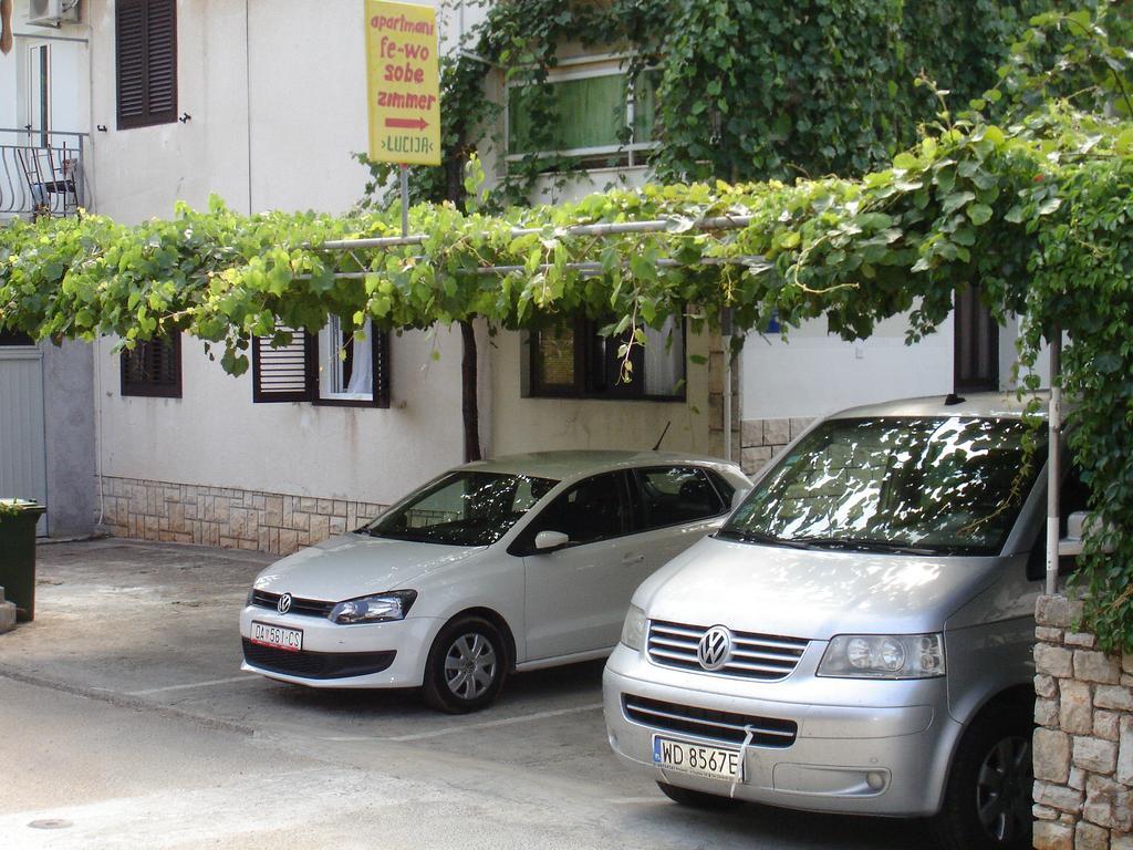 Apartments Lucija Stari Grad  Exteriör bild